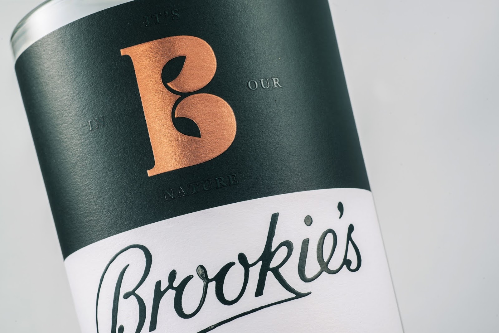 澳大利亚Brookie‘s品牌杜松子酒 标志设计策略(图1)