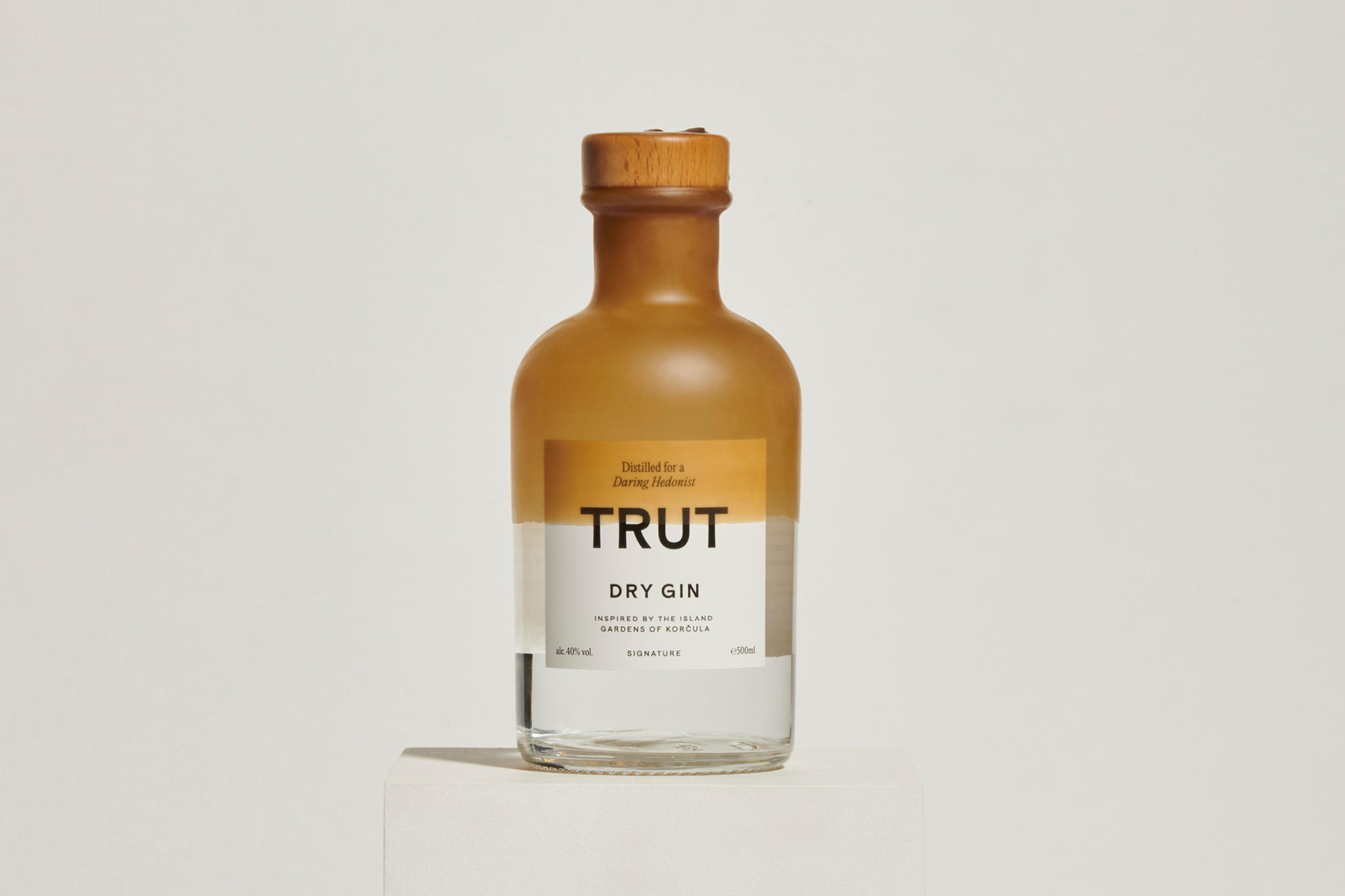 TRUT酒包装，迷人的酒瓶专注于每一个设计细节(图8)