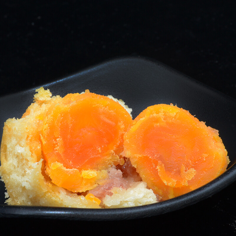 虹山如愿 火腿蛋黄滇式月饼 100g*10袋包装礼盒产品包装创意设计欣赏(图4)