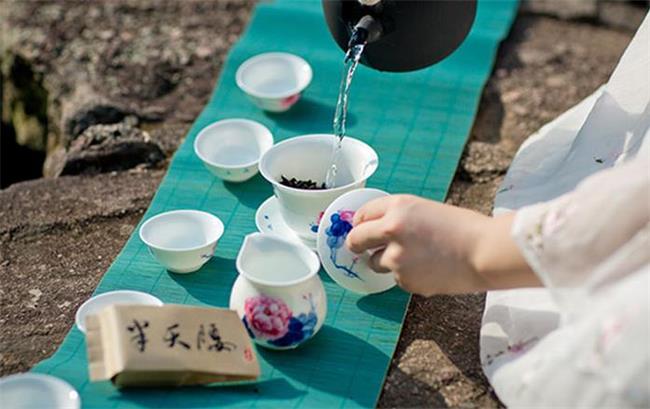 岭上人品牌logo与食品包装设计欣赏(图2)