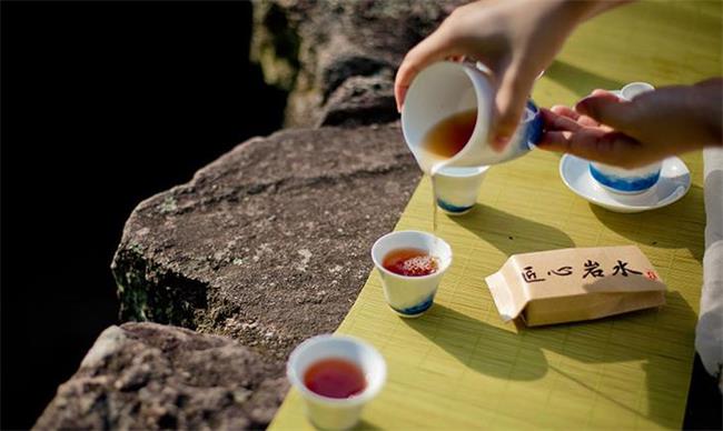 岭上人品牌logo与食品包装设计欣赏(图3)