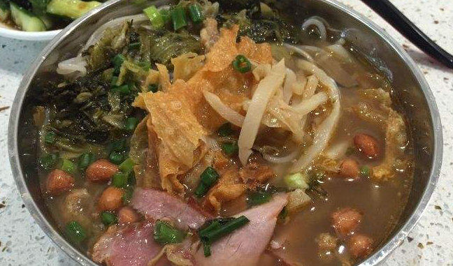 黄李记桂柳螺蛳粉食品包装设计欣赏(图2)